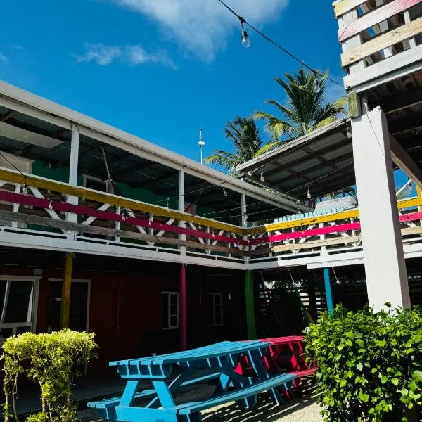 Go Slow Hostel, hotell sihtkohas Cay Corker