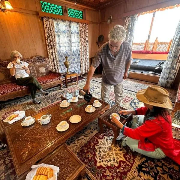 The Heritage Safina Group Of Houseboats, hotel v destinaci Šrínagar
