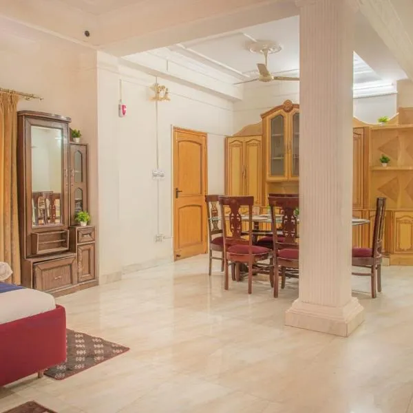 The Party house People i Love Stage Allowed Party Enjoy BBQ Music Bornfaier Kasauli View, hotel in Kasauli