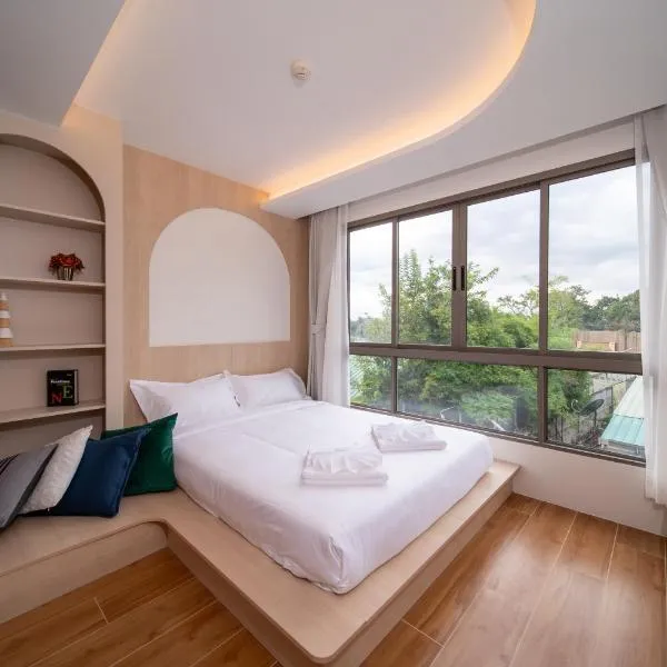 Brand-New Fantasea Condo Kamala, near Fantasea Show & Beach, hotel in Kamala Beach
