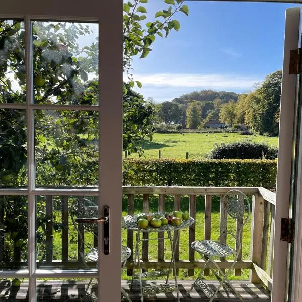 The Parcel Shed Gilling East, hotel in Gilling East