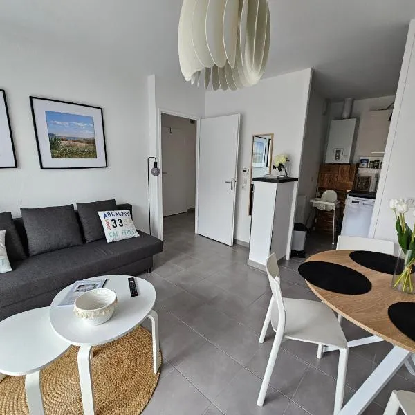 Aux portes des cabanes à huîtres - plage - awards2026, hôtel à Lanton