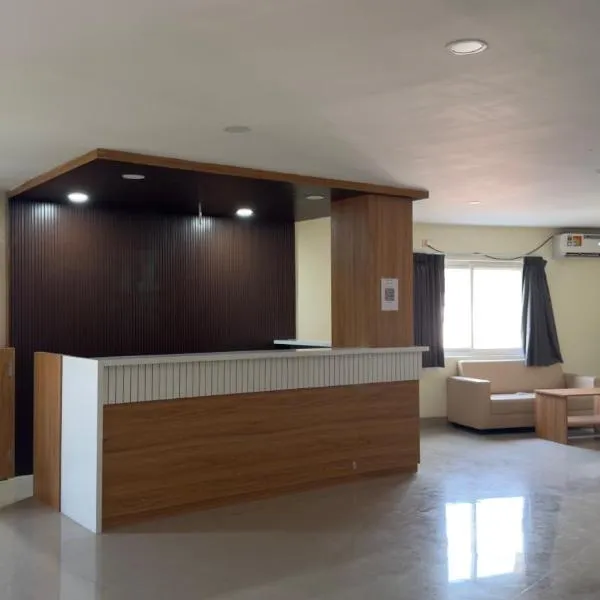 SRI HARSHA AC Luxury rooms, hotel in Warangal