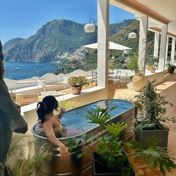 Villa Santa Chiara Positano Suites – hotel w mieście Positano