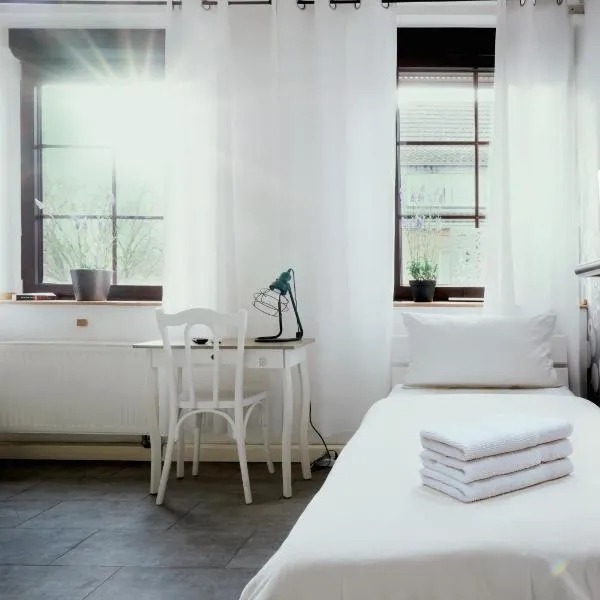 Jül Boardinghouse, hotel a Jülich