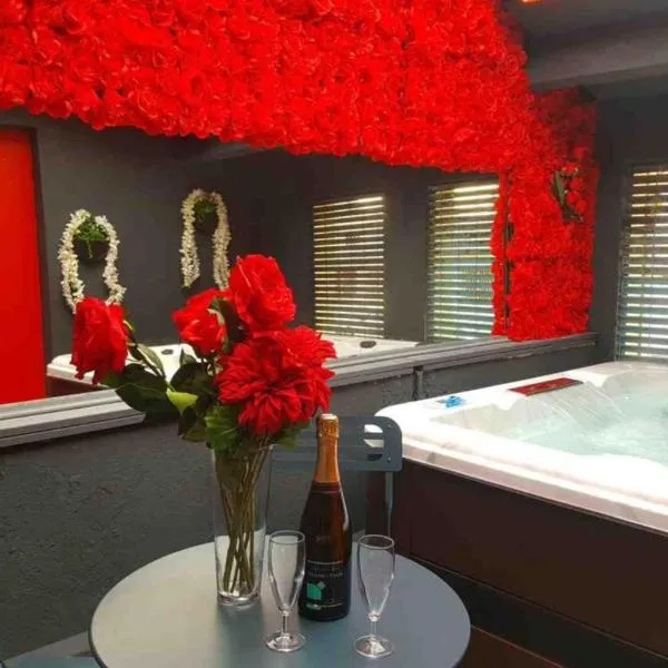 Love&spa – hotel w mieście Valras-Plage
