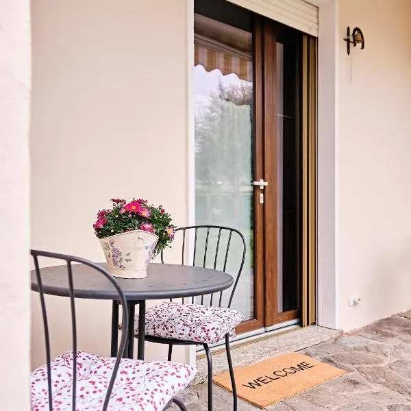 La Casa dei Nonni, hotel v destinaci Ferno