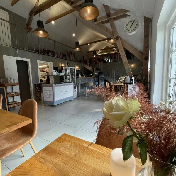 B & B Gødstrup - cafe og restaurant Den Gamle Stald, hotel v destinaci Herning