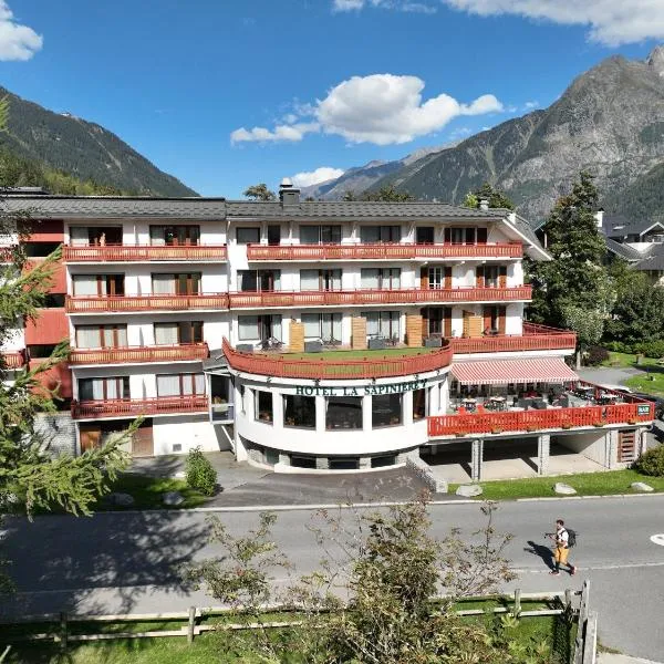 Chalet Hôtel La Sapinière، فندق في شامونيه مون بلان