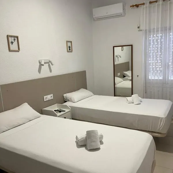Hotel Bennington, hotel di La Marina