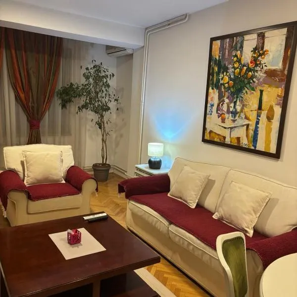 Lovely square apartment Purple Velvet 43 Macedonia Stree, hotel v destinaci Skopje