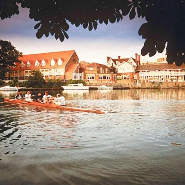 London Thames Lodge by Palette Resorts - Thorpe Park, hotel v destinaci Staines