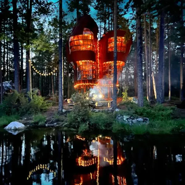 Haven Islands incredible treehouse on private island, hotel in Torrflonäs