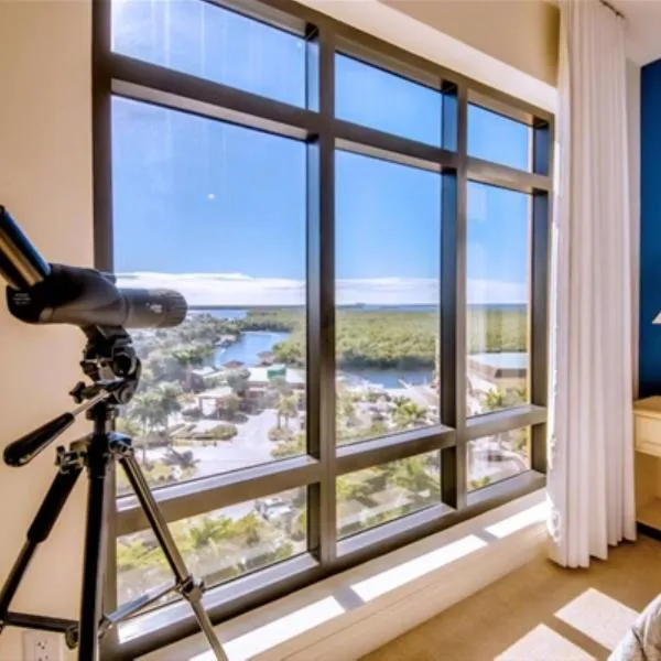 Vista Del Mar at Cape Harbour Marina, 10th Floor Luxury Condo, King Bed, Views!, hotel in Cape Coral