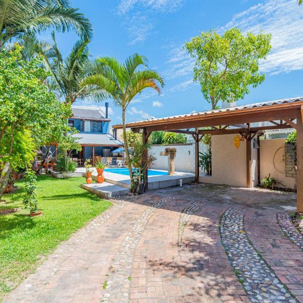 C109 Casa grande com piscina privada para até 15 pessoas