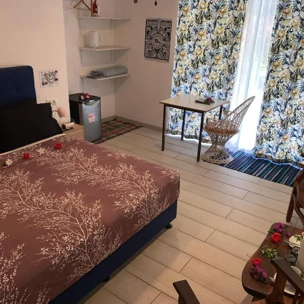 A TOMO MAI HOMESTAY, Close to Airport, Private Bathroom Free Parking and WiFi with High Connection and BREAKFAST OPTIONAL、パペーテのホテル