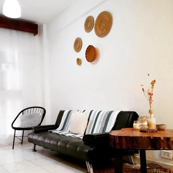 Casa entera con quincho Village, hotel a Corrientes