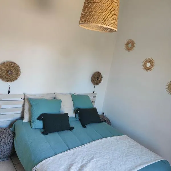 Family Home & Fun, hotel v destinaci LʼIsle-sur-la-Sorgue