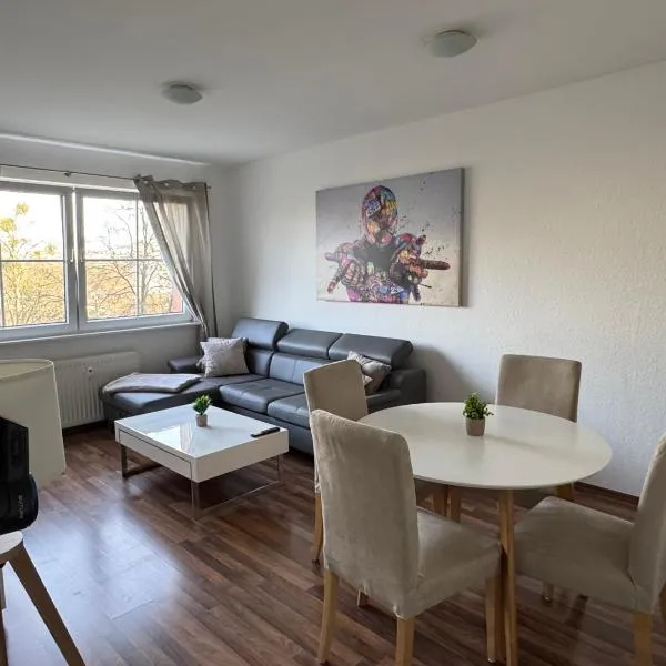 Smarte Wohnung in Schwerin-Gartenstadt, hotel in Schwerin