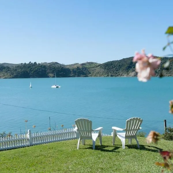 Daisy Harbour View - Waterfront!, hotel in Raglan