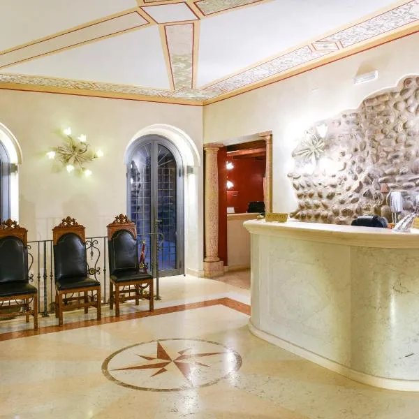 Residence ANTICO SAN ZENO centro storico, hotel v destinaci Verona
