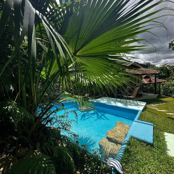 Refúgio da Montanha - Cascata - Lumiar, hotel v destinaci Lumiar