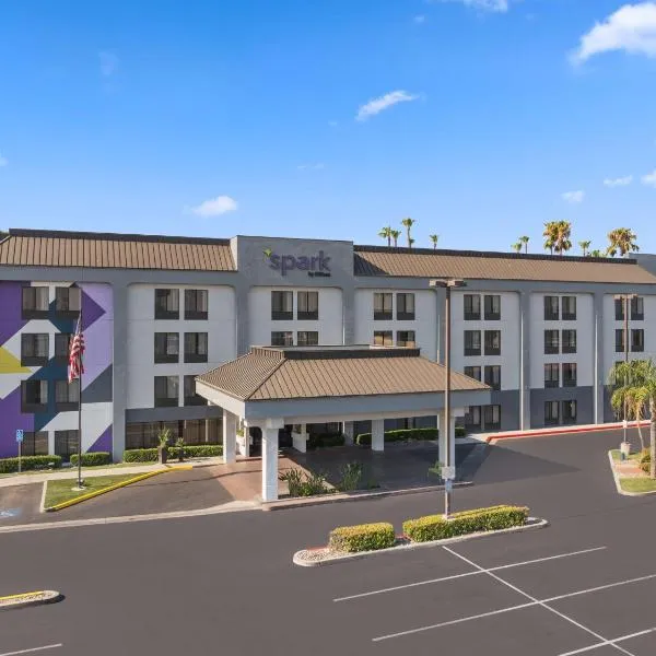 Spark by Hilton Bakersfield Central, hotel v destinaci Bakersfield