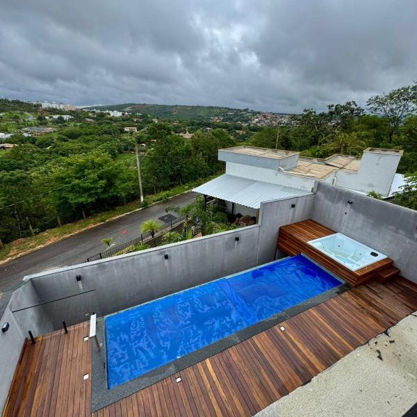 Mansão Luxuosa em Condominio