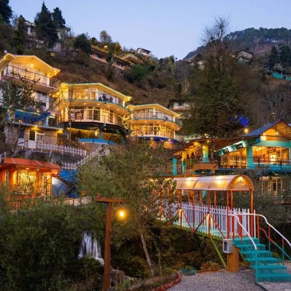 Zostel Plus Mussoorie- Kempty, hotel v destinaci Mussoorie