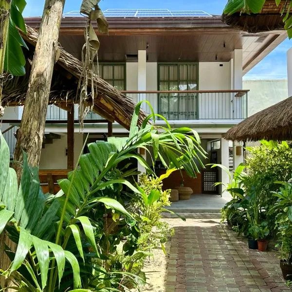Alpas Siargao, hotel v destinaci General Luna