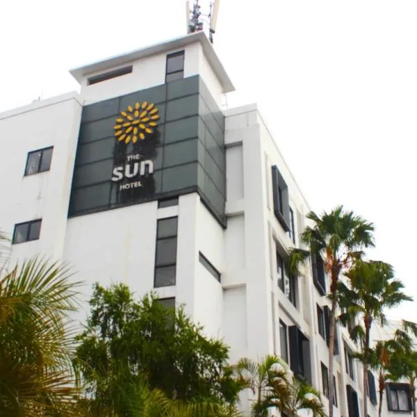 The Sun Hotel Sidoarjo, hotel Sidoarjóban