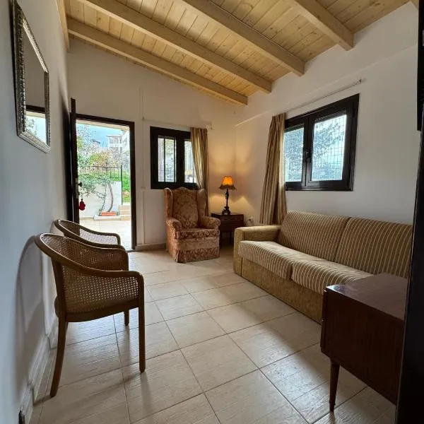 Athina's Guesthouse, hotel in Rethymno Town