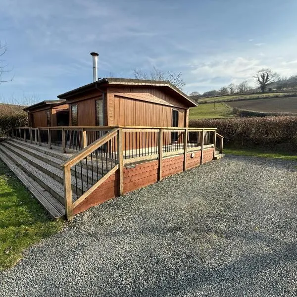 Charming 2 bedroom Cabin In the Shropshire Countryside with Fantastic Views, hotel v destinaci Clunton