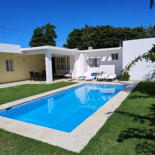 Villa Deluxe Costambar, hotel v destinaci San Felipe de Puerto Plata
