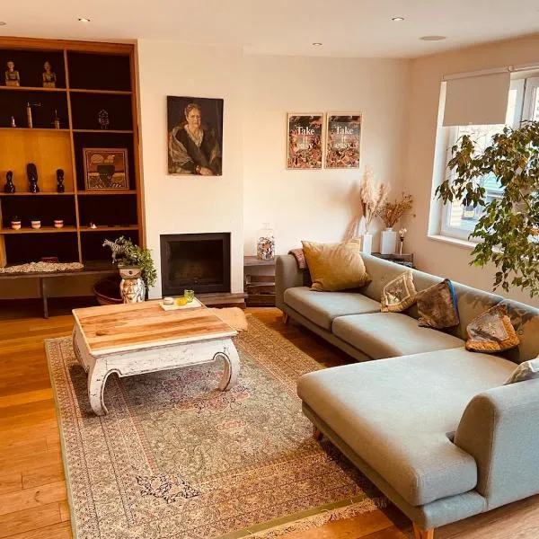 Charming & Spacious Duplex viewing the lovely MAS, hotel in Antwerp