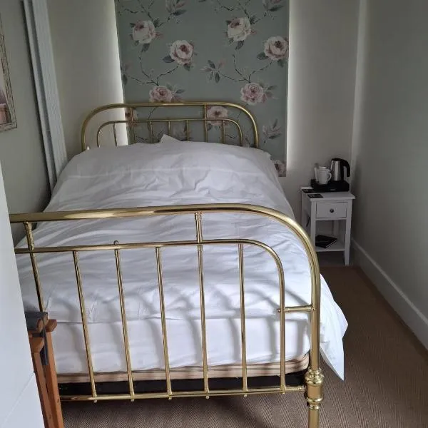 Private Ensuite Room, Swallowcliffe, hotel in Swallowcliffe