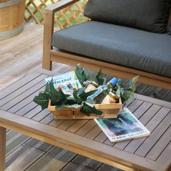 Chill Out, bungalow ensoleillé, hotel in Grand-Bourg