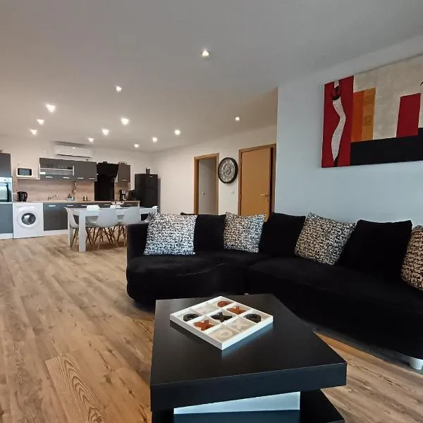 Appartement moderne, hotel in Pia
