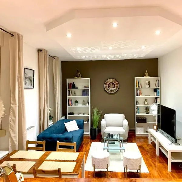 Large Duplex near Luxembourg, hotel u gradu Longwy