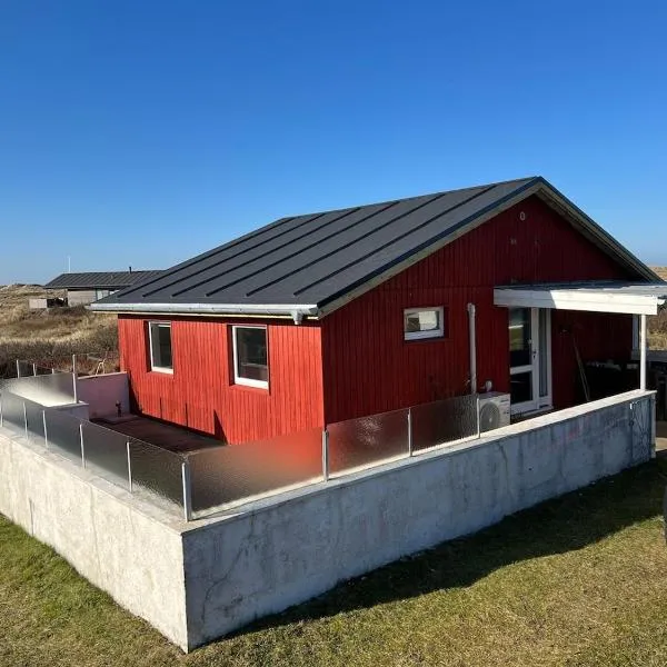 Autentisk sommerhus på Lakolk, Rømø, hotel v destinaci Rømø