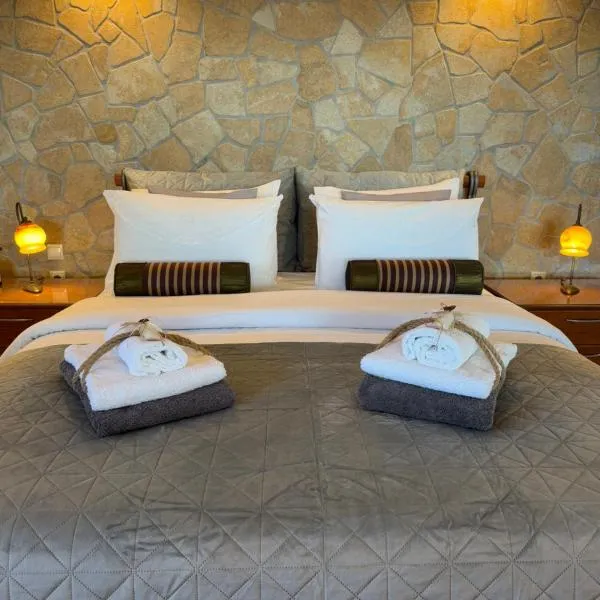 Wait 'N Sea, Jacuzzi, Luxury Stone House, hotel v destinácii Epanomí