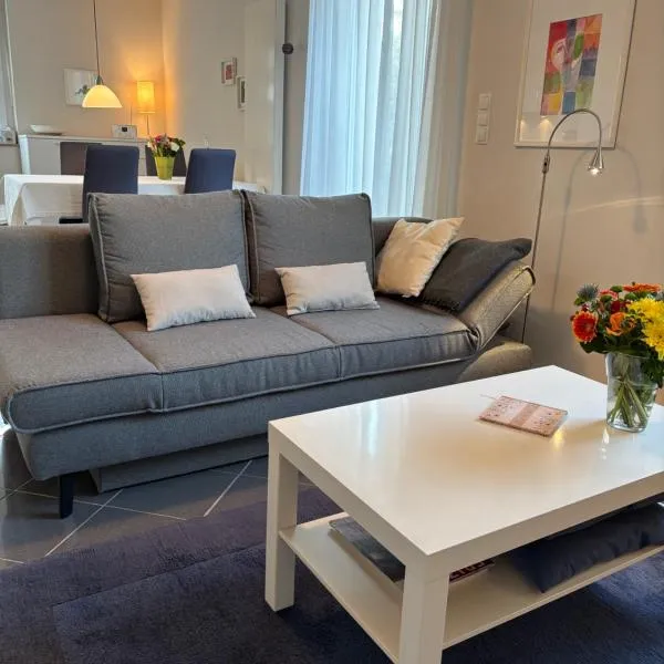 Charmante Ferienwohnung für 2-3 Gäste Würzburg Höchberg, Hotel in Höchberg