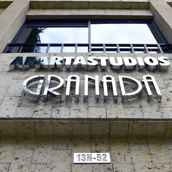 Apartaestudios Granada, hotel v destinaci Cali