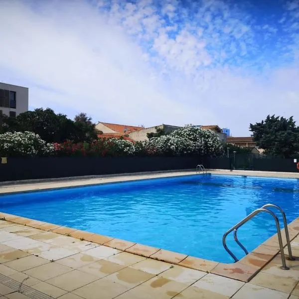 Appart bord de mer, piscine et clim, hotel in Carnon-Plage