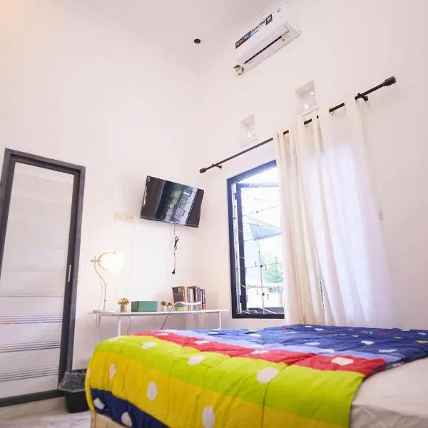 Casa de Vie Homestay, hotel v destinaci Malang