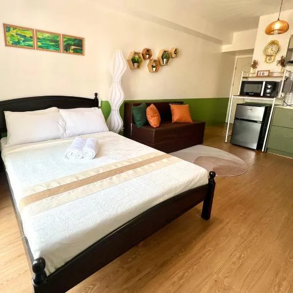 Emerald Escapes - Avida San Lazaro Near UST-Winford-SM, хотел в Манила