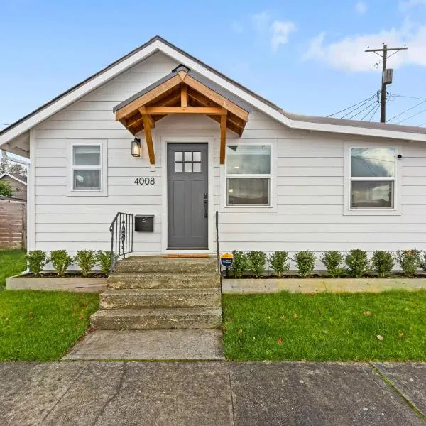 Cozy Home 2br, 1ba with Portable AC - Pet Friendly, hotel in Tacoma