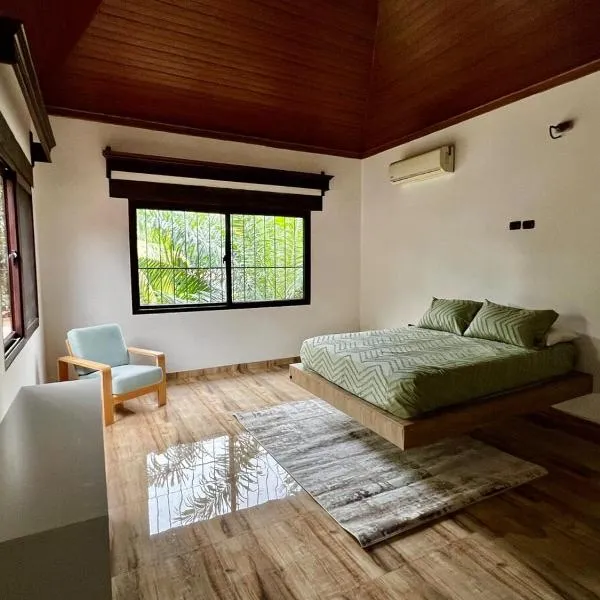 Private Room, 10 Min from Airport, hotel en San Pedro Sula