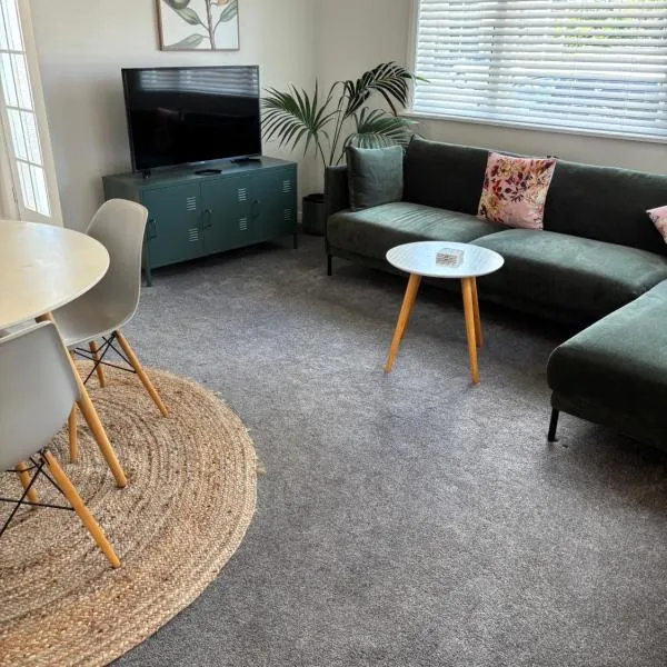 Central Hutt 2 Bedroom Gem, hotel v destinaci Lower Hutt