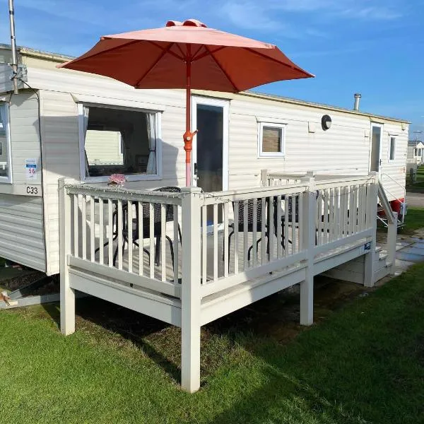 6 Berth Caravan - Heacham Holiday Park, hotel di Heacham